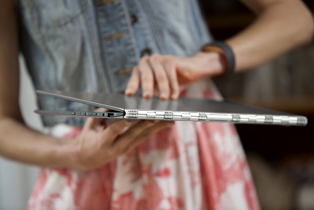 Tablet, laptop, a może urządzenie 2-w-1? Czego potrzebuje nowoczesny student? 3