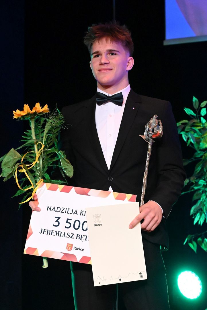 Jeremiasz Bętkowski - uczeń III klasy II Liceum Ogólnokształcącego im. Jana Śniadeckiego o profilu matematyczno-geograficznym