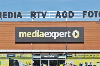Ma podgrzewacz i dyszę. Hit za 225 zł w Media Expert