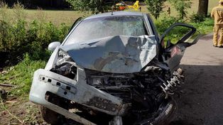 Łążyń: Tragiczny wypadek pod Lubawą. 29-latek zginął po uderzeniu w drzewo
