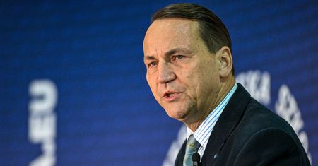 Wydatki wojskowe Rosji rosną. Sikorski: jej apetyt na wojnę nie osłabł