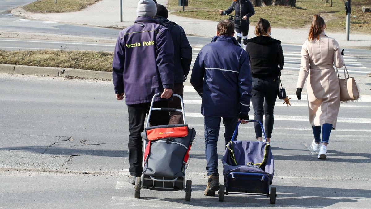 Związki zawodowe działające w Poczcie Polskiej stawiają sprawę podwyżek na ostrzu noża
