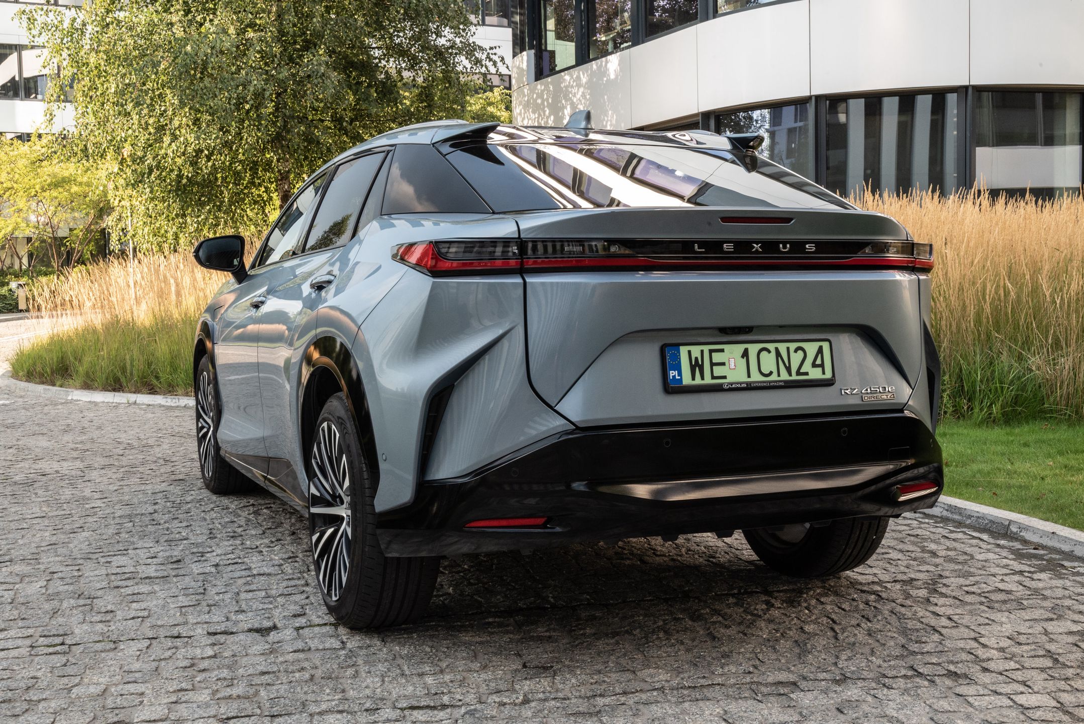 Lexus RZ