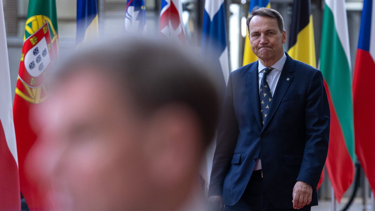 BRUSSELS, BELGIUM - MAY 20: Radosław Sikorski, Minister of Foreign Affairs of Poland, arrives at the European Council headquarters during the meeting of Foreign Affairs Ministers on May 20, 2025 in Brussels, Belgium. Today's EU's Foreign Affairs Council meeting includes a session with EU Defense Ministers to discuss military support for Ukraine. (Photo by Omar Havana/Getty Images)
