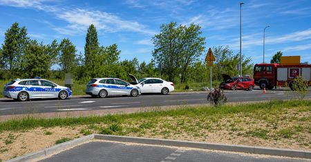 Piła: Trzy auta zderzyły się koło lotniska. Ruch odbywa się wahadłowo