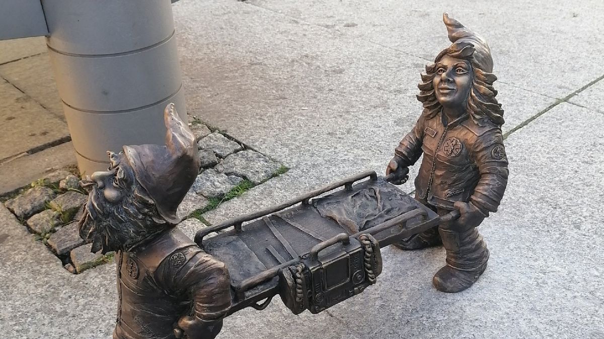 Zdjęcie dnia. Nowe krasnale we Wrocławiu. To ratownicy medyczni 1