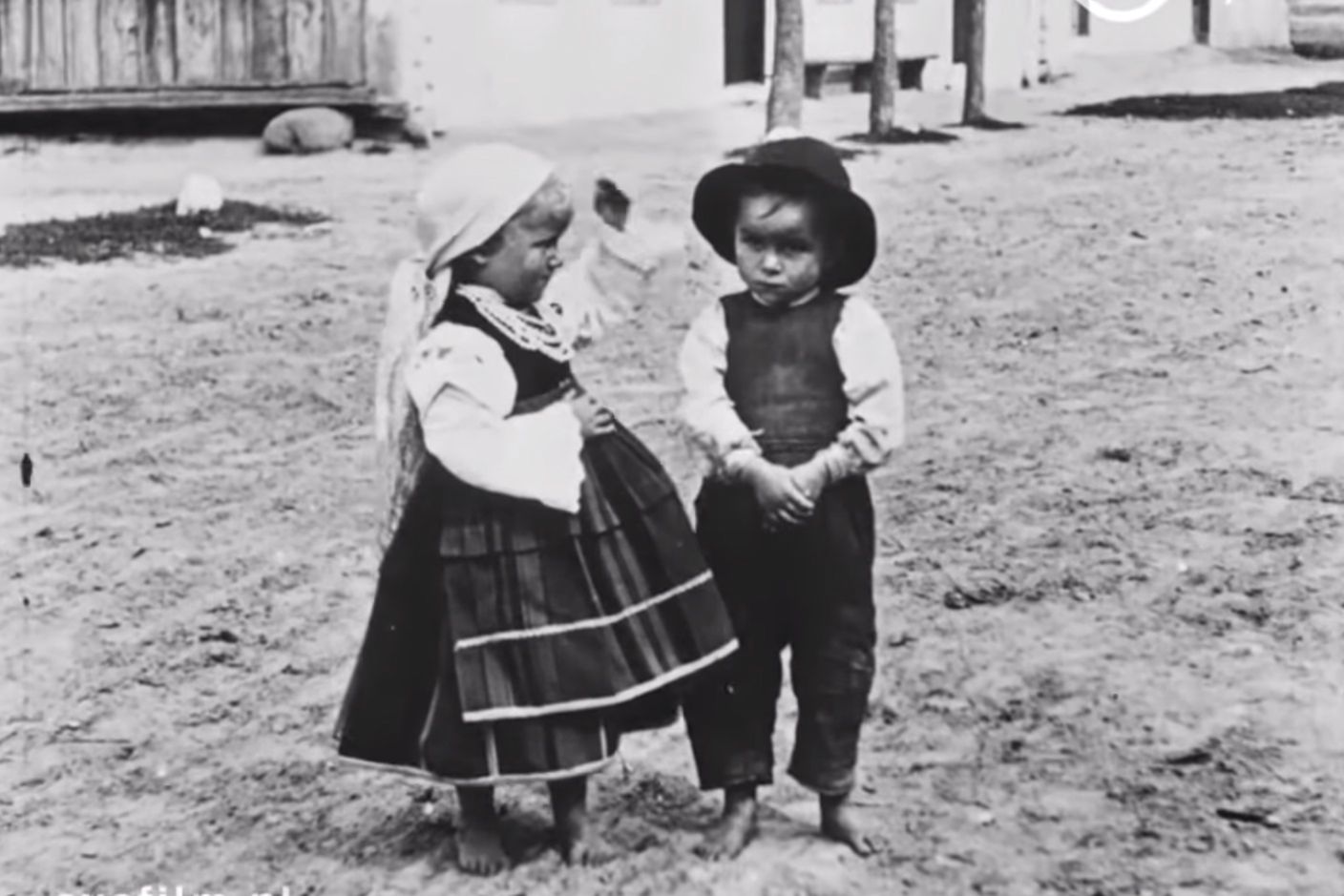 Zobacz, jak wyglądało życie dzieci na polskich wsiach w 1920 roku 1