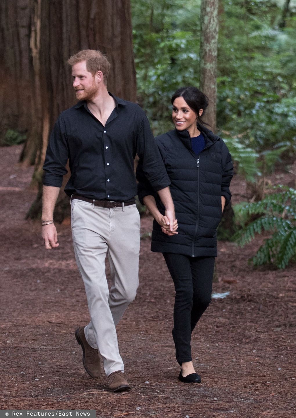 Meghan Markle i książę Harry w otoczeniu zieleni