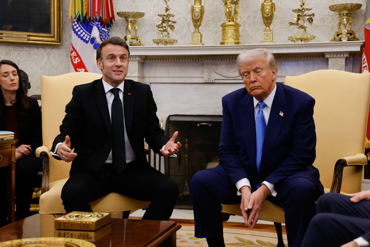 Emmanuel Macron był jednym z pierwszych przywódców europejskich, którzy spotkali się z Donaldem Trumpem