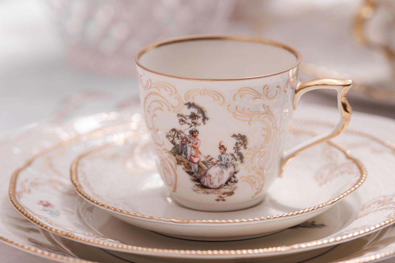 A famous German porcelain and ceramics manufacturer is facing serious financial problems.