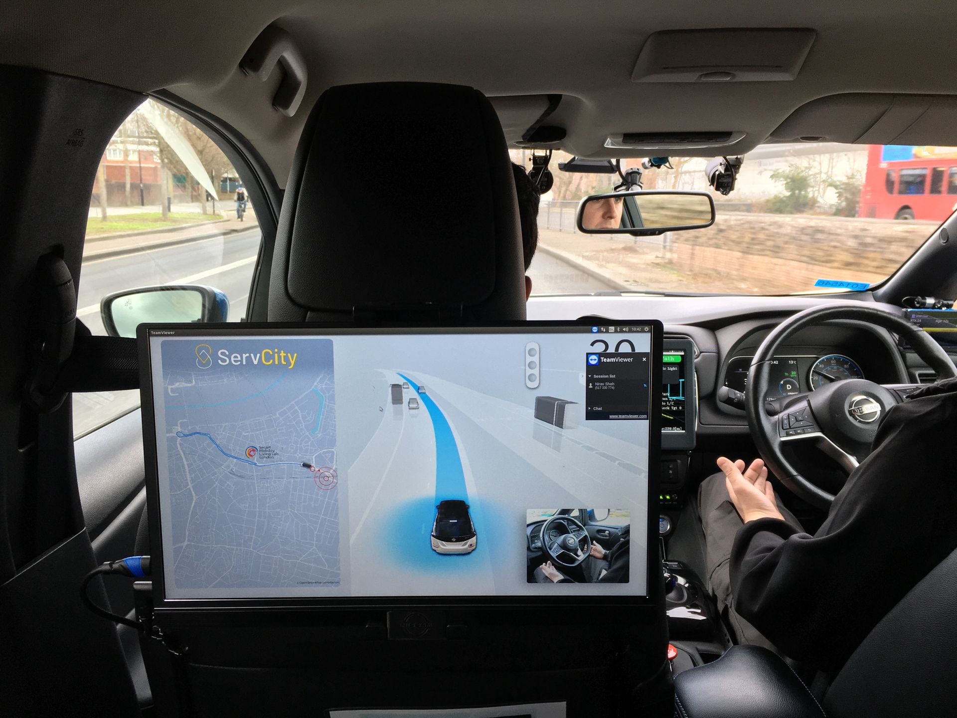 ServCity autonomiczny Nissan Leaf