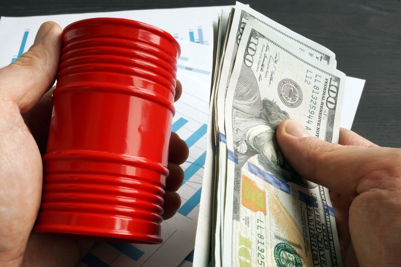 Rollercoaster na rynku ropy. Po spadkach ceny znowu wzrastają