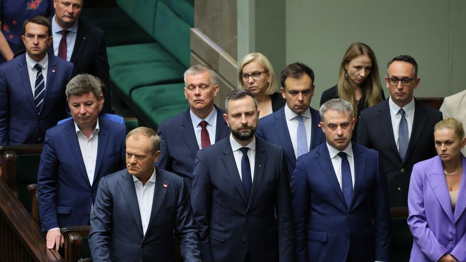 Donald Tusk, Władysław Kosiniak-Kamysz, Krzysztof Gawkowski, Barbara Nowacka
Warszawa, 24.07.2024. W pierwszym rządzie od lewej: premier Donald Tusk, wicepremier, minister obrony narodowej Władysław Kosiniak-Kamysz, wicepremier, minister cyfryzacji Krzysztof Gawkowski oraz minister edukacji Barbara Nowacka na sali plenarnej Sejmu w Warszawie, 24 bm. W drugim dniu posiedzenia posłowie zajmują się m.in. projektem uchwały w sprawie obrony �o�nierzy i funkcjonariuszy strzeg�cych granicy Rzeczypospolitej Polskiej. (amb) PAP/Pawe� Supernak
Pawe� Supernak
obrad, obrady, plenarna, polityk polityka, pose�, posiedzenie, posiedze�, sala, sejm, sejmu