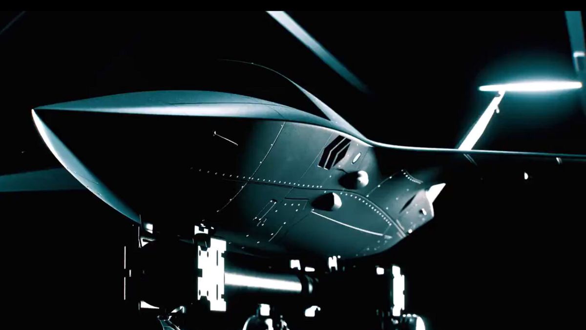 Zeuropeizowany dron XQ-58A Valkyrie.