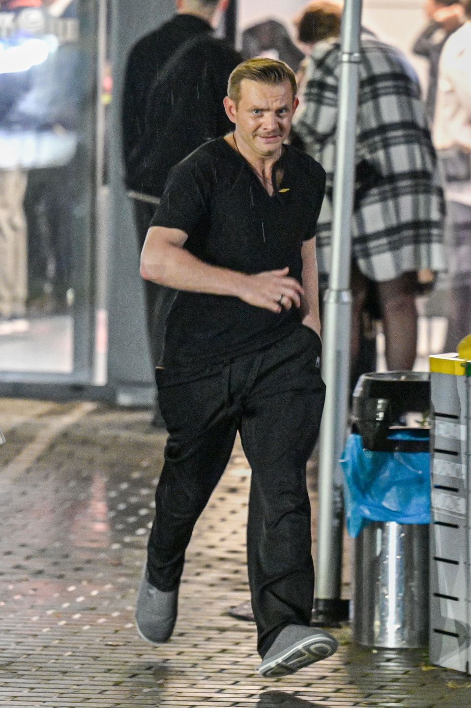 Gwiazdy pospiesznie opuszczają studio "TzG"