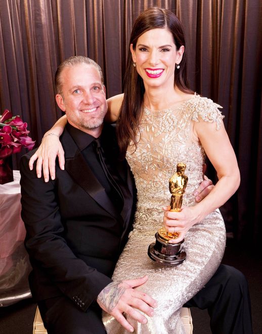 No US rights | Oscars '10: Actress SANDRA BULLOCK posing with her OscarLos Angeles, 2010-3-7 / OSCAR 2010: Celebrities attend the 82st Annual Academy Awards  at the Kodak Theatre in Hollywood PICTURED: Actress SANDRA BULLOCK and husband JESSE JAMES  � Copyright 2010, Most Wanted Pictures, Inc. | Tarzana | CA 91356 | USA | photo@mostwantedpictures.netMWP/allONSPhotoDate_ 2010-3-7, celeb, celebrity, los angeles, hollywood, california, usa, half, length, event, 2010, oscars, academy, awards, kodak, theatre, 82nd, etp7542, 82, oscar, show, inside, pose, posing, press room, evening garment, trophy, smiling, dress, gray, metallic, champagne, actress, sandra, bullock, husband, wife, couple, jesse, james, suit, tuxedo, black