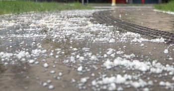 Żniwa znów w kropce. Idą burze, deszcze, lokalnie nawet grad