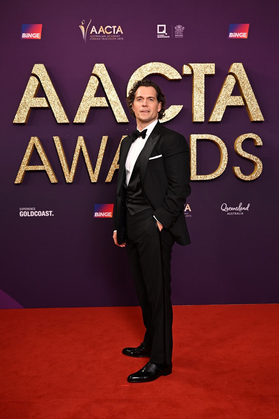 Rzadki widok. Henry Cavill zabrał ukochaną na ściankę