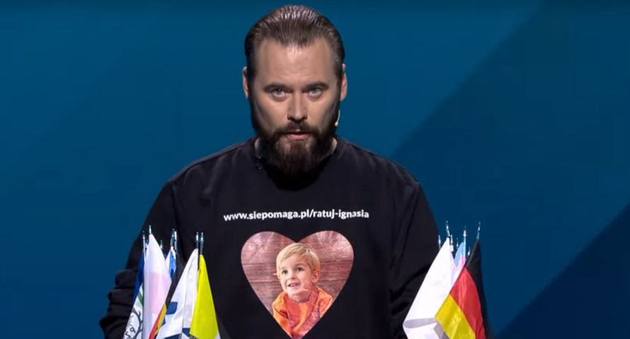 Wszyscy zwrócili uwagę na koszulkę Stanowskiego. Wiadomo już, ile dzięki niej udało się zebrać pieniędzy