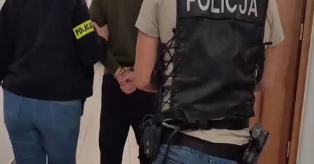 Dramatyczny napad w Mikołajkach. Turysta pobity i okradziony