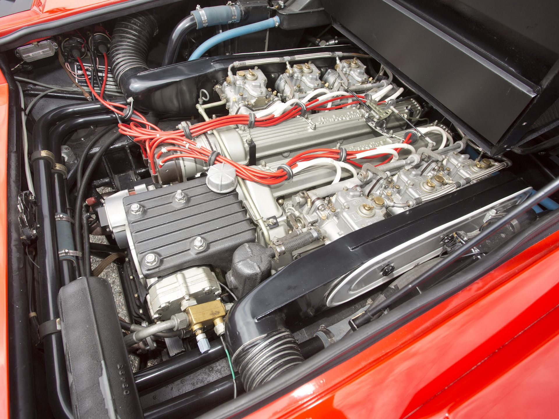 Od dekad z V12: ewolucja hipersamochodów Lamborghini 26
