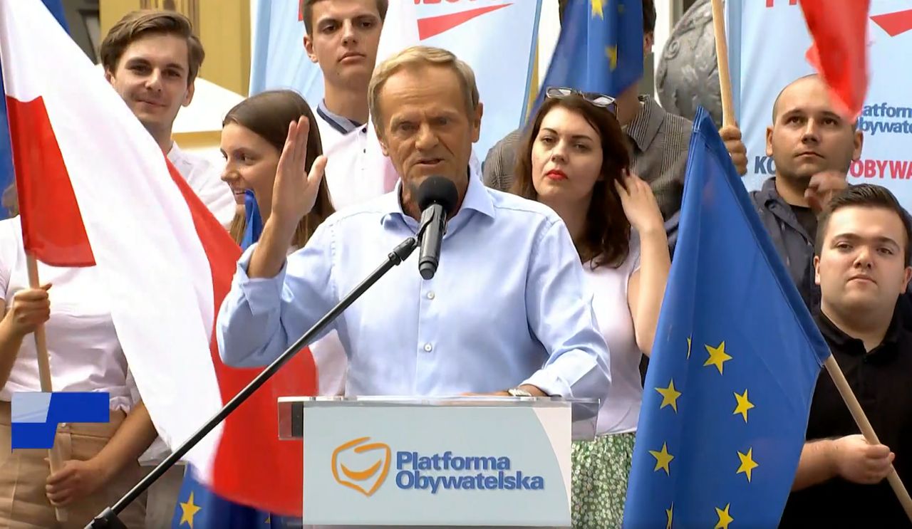Donald Tusk jest coraz częstszym bohaterem materiałów "Wiadomości"
