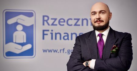 Kontrowersje wokół odwołania Rzecznika Finansowego. Znamy kulisy