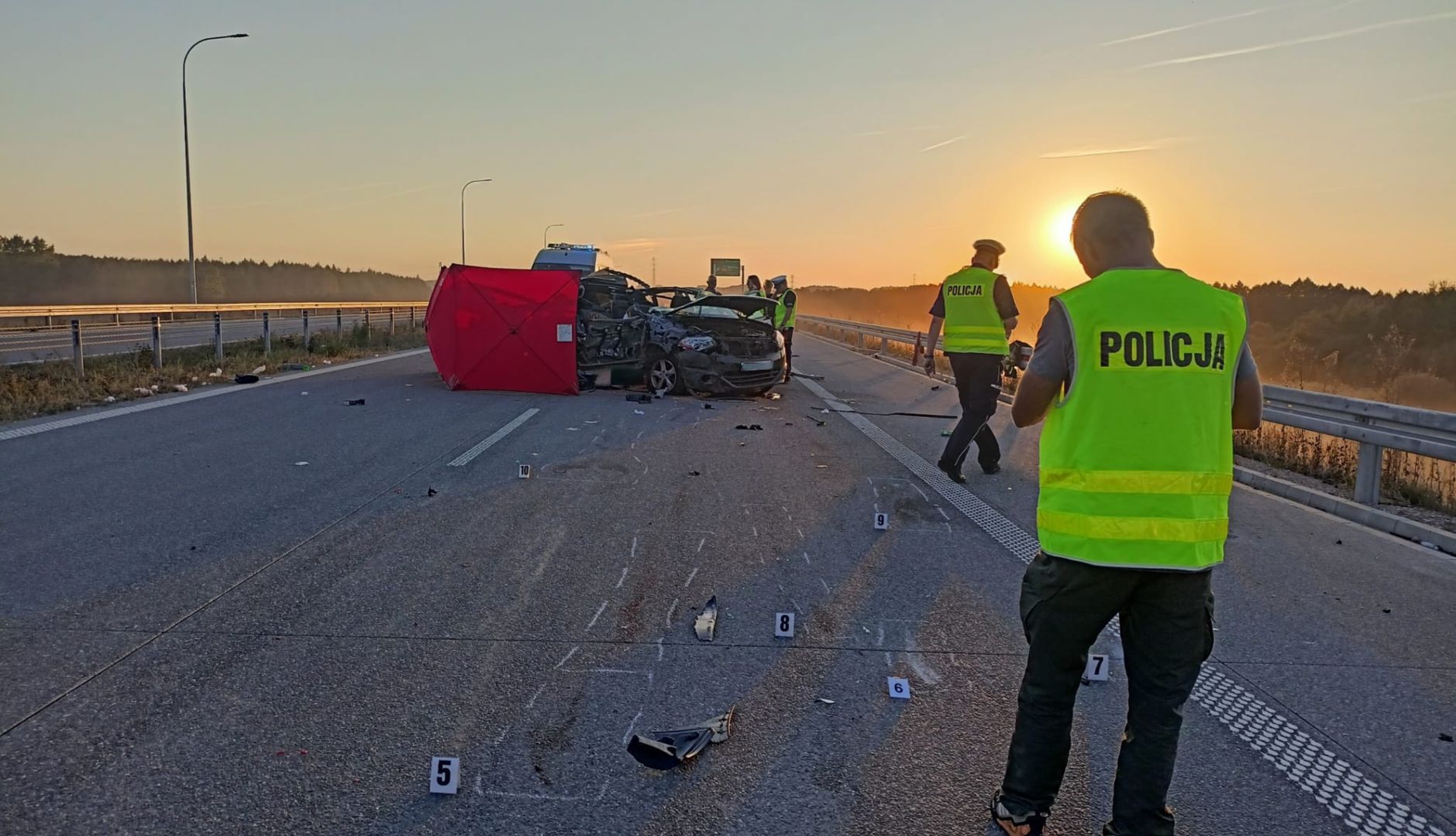 Tragiczny wypadek na S61. Nie żyją dwie osoby