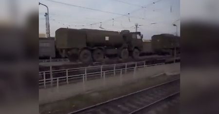 Chiny na pomoc Rosji. Suną pociągi z wojskowym sprzętem