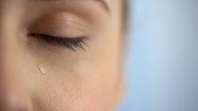 Zapalenie woreczka łzowego – przyczyny, objawy i leczenie