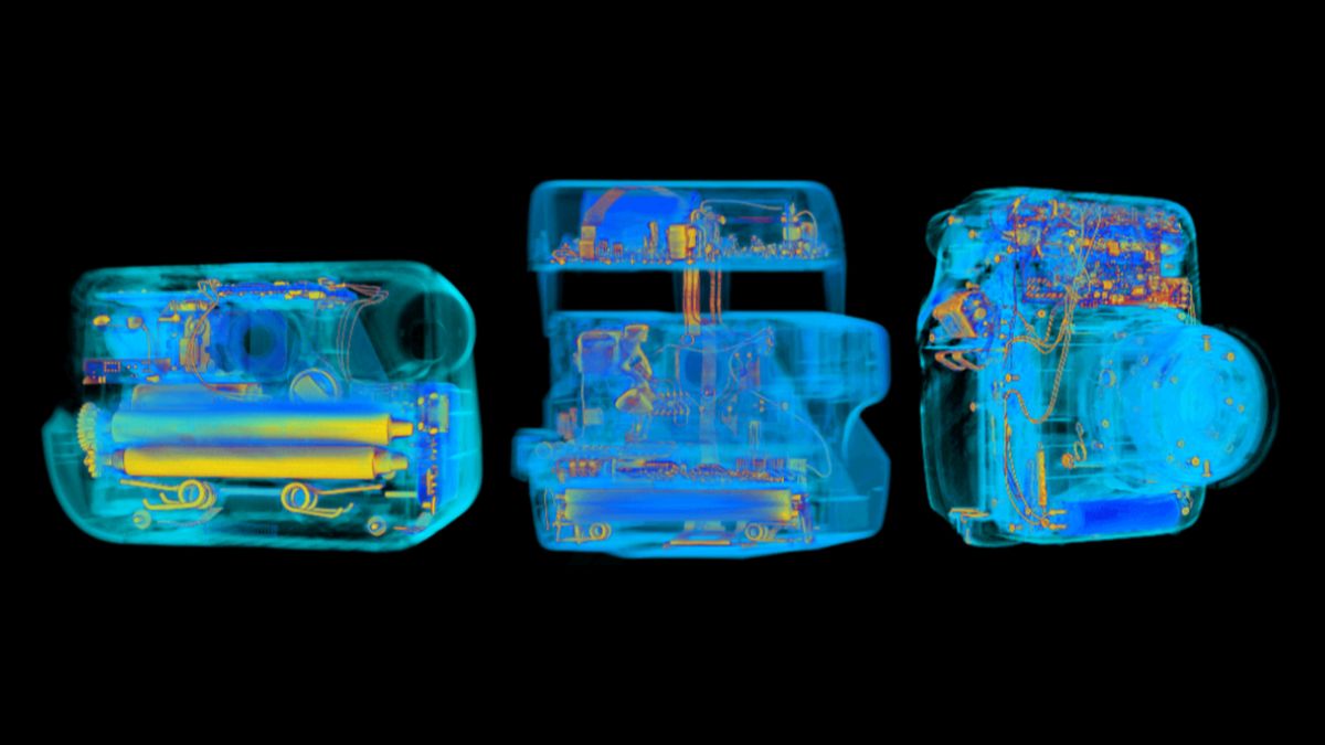 Prześwietlili aparaty natychmiastowe. Oto co skrywa ich wnętrze 1