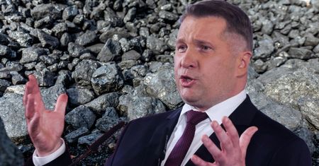 Czarnek chce wrócić do węgla. Ekspert już to ocenił