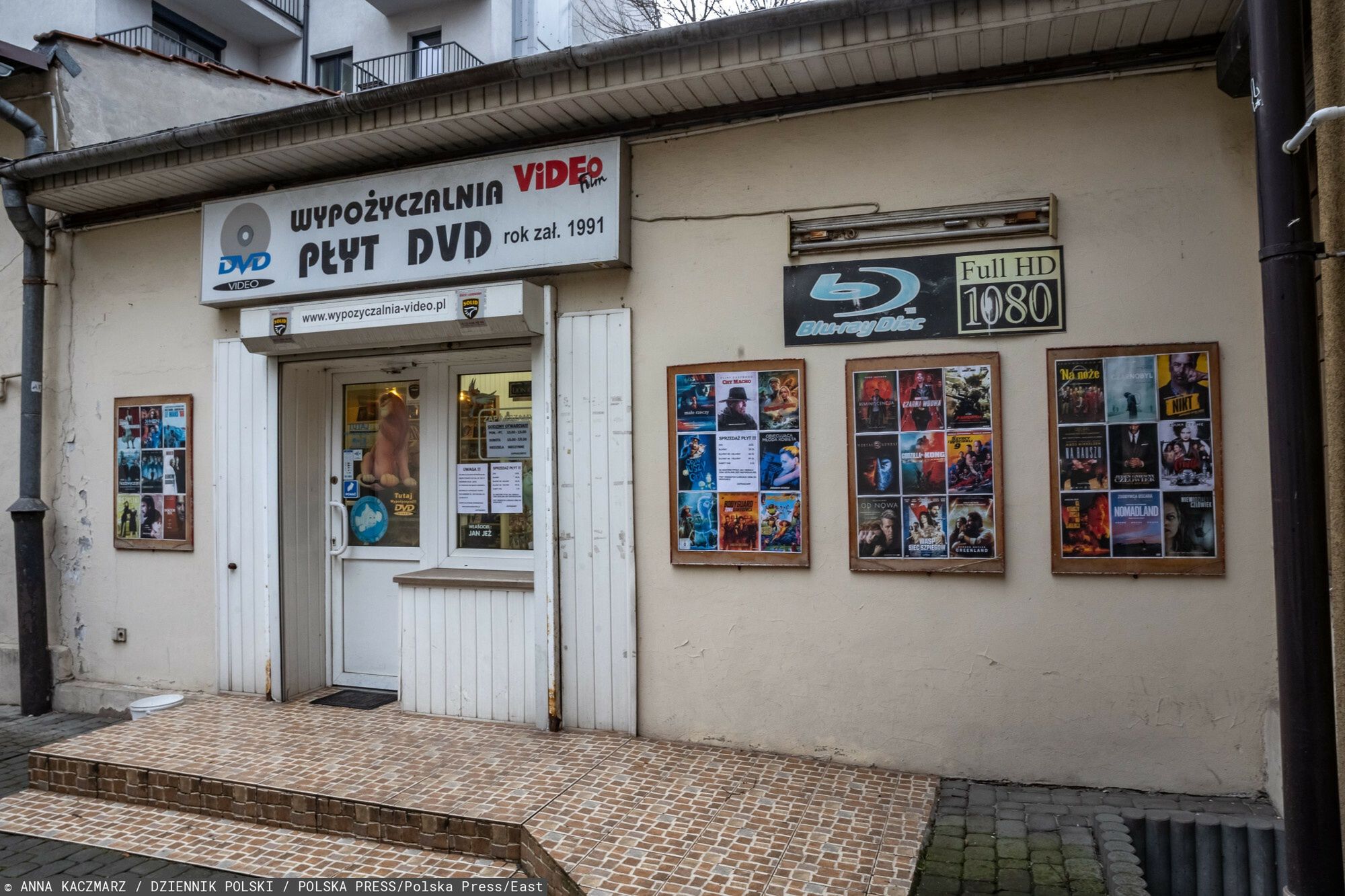 Wypo?yczalnia p?yt dvd w Krakowie11.02.2022 KRAKOW ULICA KALWARYJSKA 20 WYPOZYCZALNIA KASET VHS PLYT DVD FILMY  ZAMYKA SIE       FOT. ANNA KACZMARZ / DZIENNIK POLSKI / POLSKA PRESSANNA KACZMARZ / DZIENNIK POLSKI / POLSKA PRESS