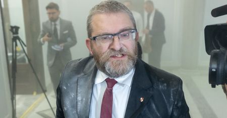 Polacy zabrali głos ws. Grzegorza Brauna. Komentarz jest zbędny