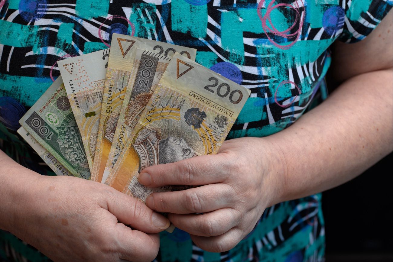 Emerytka pokazała rachunek za prąd. Pierze tylko w nocy