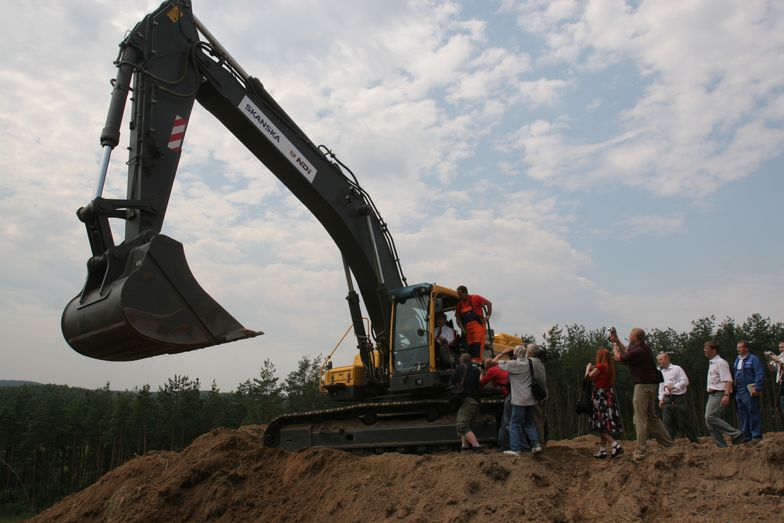 Pierwsza koparka na budowie autostrady A1