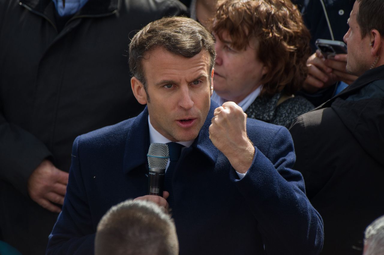 Macron nie może darować Morawieckiemu. Padły słowa o "skrajnie prawicowym antysemityzmie"