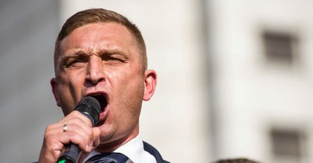 Kto będzie opłacał promocję nacjonalizmu? Rusza telewizja Roberta Bąkiewicza