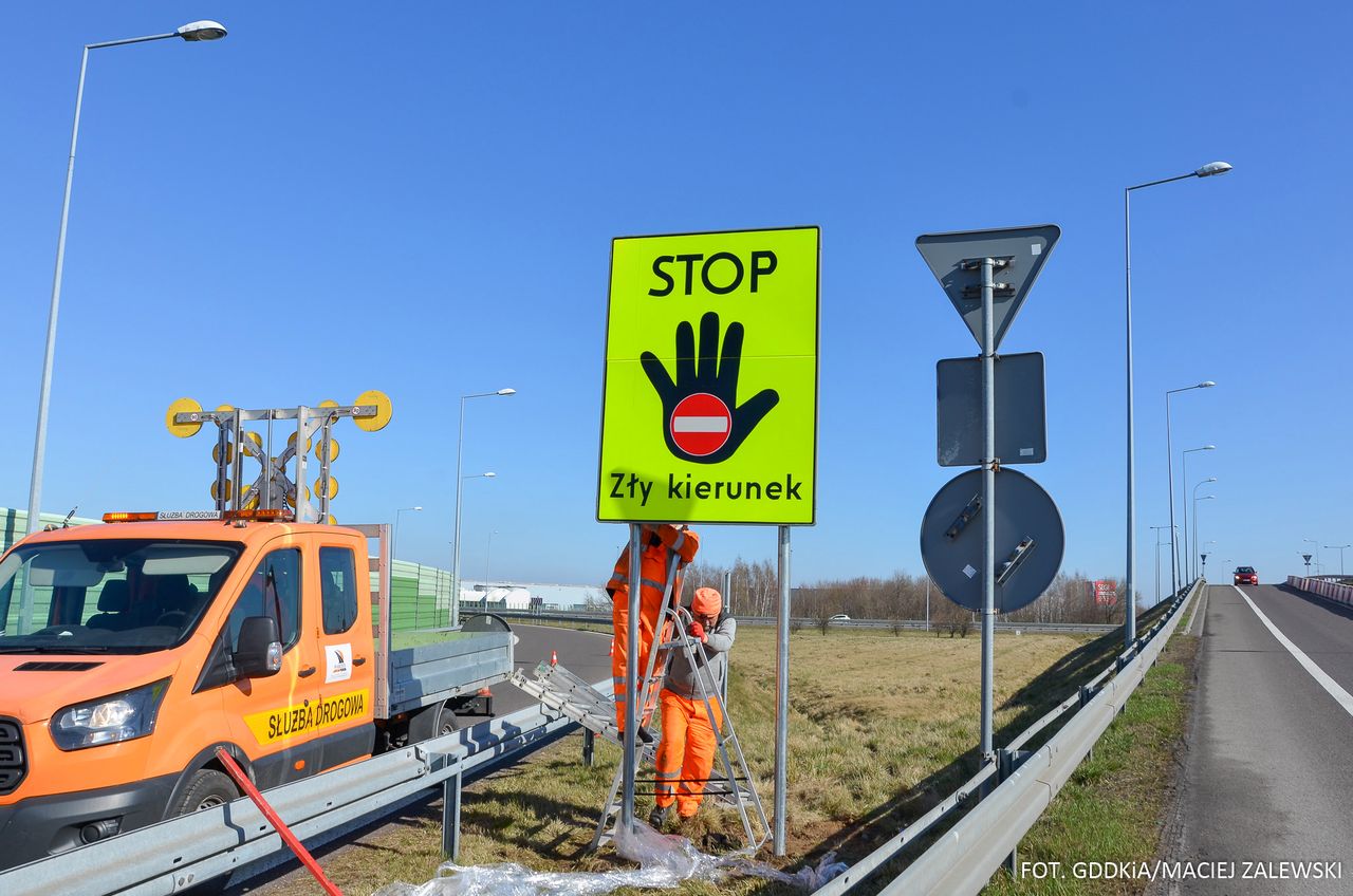 Przy autostradach staną kolejne tablice. Mają ratować życie