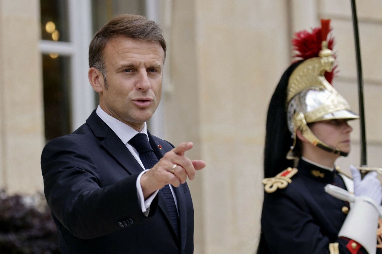 Macron pledges jets to Ukraine amidst growing logistical concerns