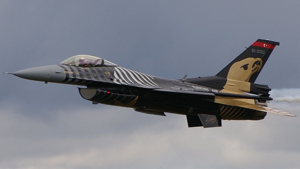 Myśliwiec F-16C tureckich sił powietrznych