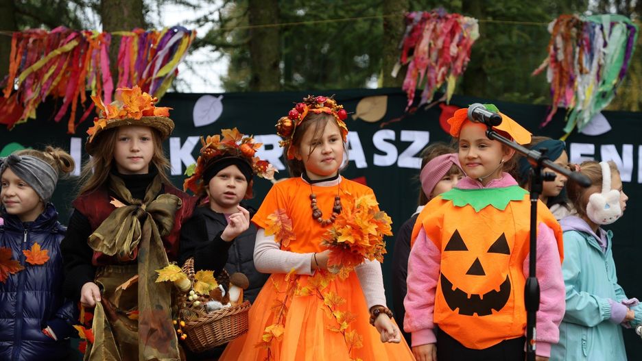 Kiermasz jesienny w Szkole Podstawowej im. Janusza Korczaka w Bielawach