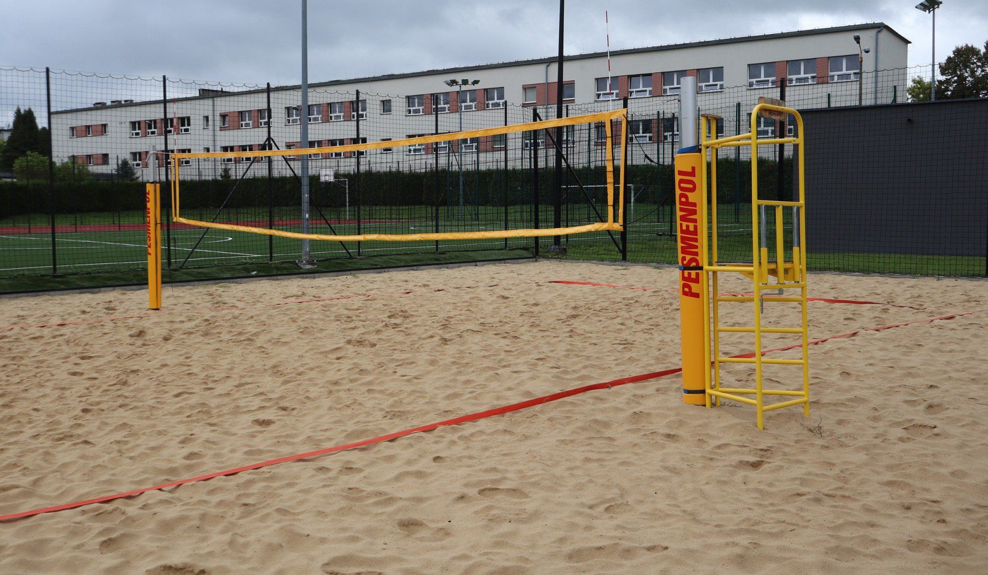 Boiska do siatkówki plażowej przy PZ 2