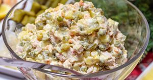 Jak zapisać nazwę tej sałatki?