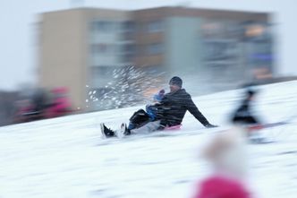 Najgorętszy towar zimy. Popyt na sanki wzrósł piętnastokrotnie