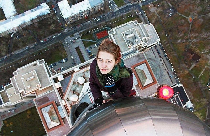 Szalona Rosjanka i jej niesamowite selfie. Od tych widoków może zakręcić się w głowie! 15