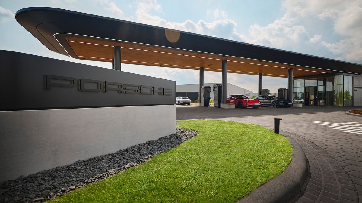 Porsche Charging Lounge