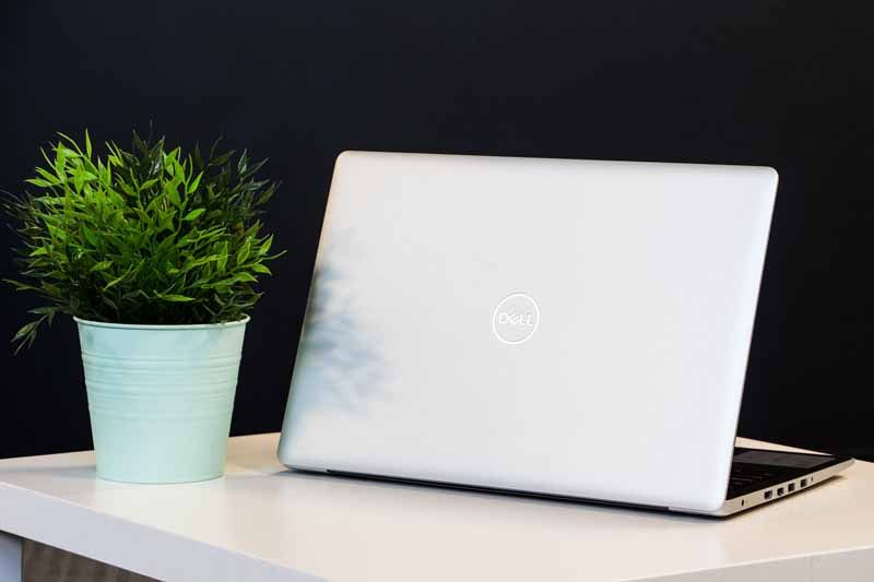 Dell Inspiron 15 3583 - tył