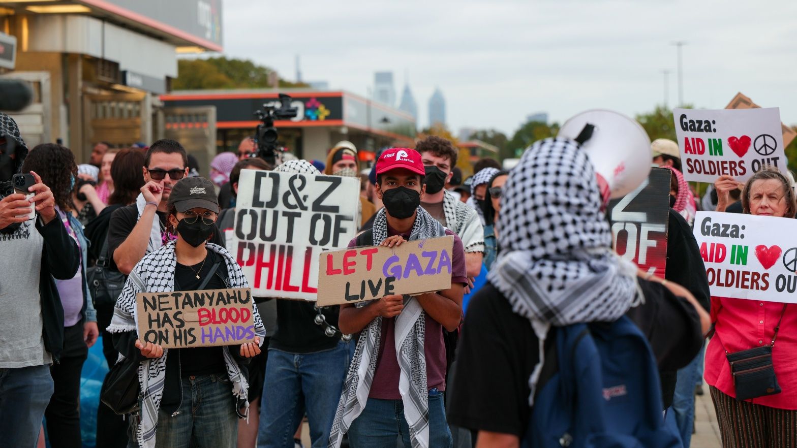 Protest przed koncertem Eda Sheerana