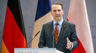 Sikorski nie przebiera w słowach. Ambasador Rosji wezwany do MSZ